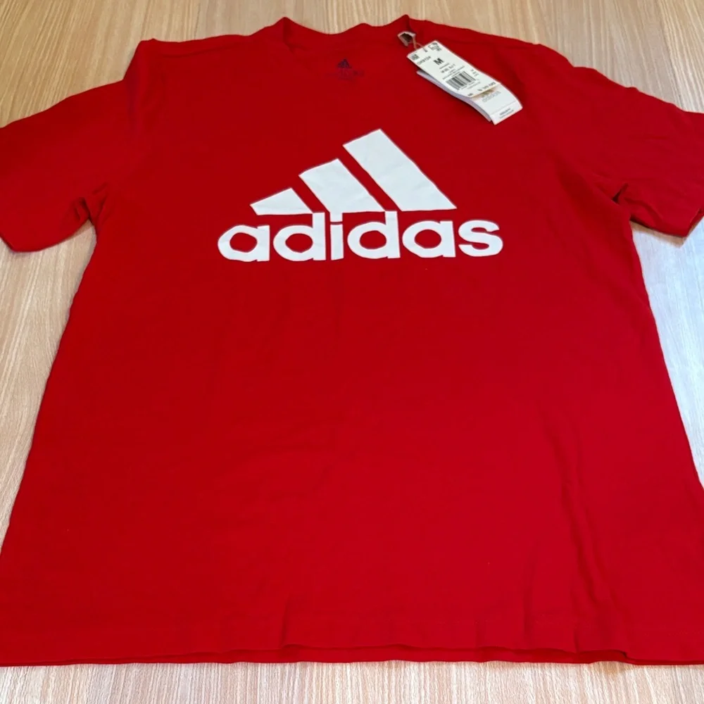 Adidas tee shirt regular fit red white NWT
